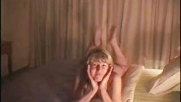 Якісна мамаша трахається з секс відео домашне Syndee
